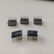 CD4050BCN CMOS Hex Buffer IC - 16-Pin DIP CD4050BCN CMOS Hex Buffer IC - 16-Pin DIP