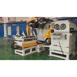 Steel automatic mandrel decoiler servo roll feeder system leveler and uncoiling feeding machine