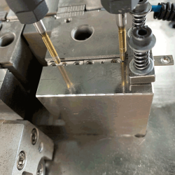 Single Spindle T-Type Fully Automatic Drilling Tapping Machine - For Screw Terminals