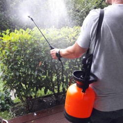 4L Pressure Sprayer Shoulder Pressure Sprayer Spray Bottle Home and Garden Sprinkler 1pc 4L Pressure Sprayer Shoulder Pressure Sprayer Spray Bottle Home and Garden Sprinkler 1pc