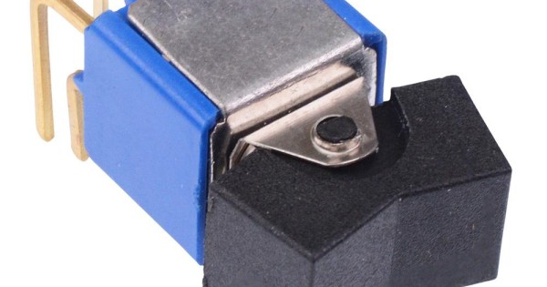 On-Off-(On) Momentary Right Angle PCB Rocker Switch DPDT