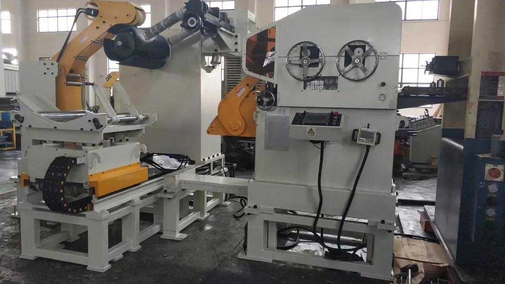 3 In 1 Servo Feeder Metal Coil Uncoiler Automatic Hydraulic Leveling Feeding Punching Production Line With