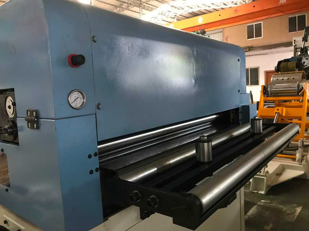 NCMF series for medium plate decoiler straightener and feeder 3 in 1 sheet metal machine