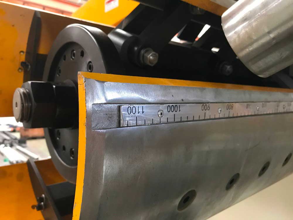 NCMF series for medium plate decoiler straightener and feeder 3 in 1 sheet metal machine