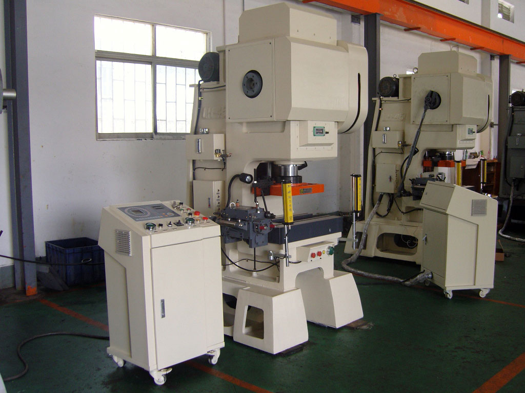 45T High Precision Coin Stamping Machine Press Machine for Metal with NC Servo Feeder Machine